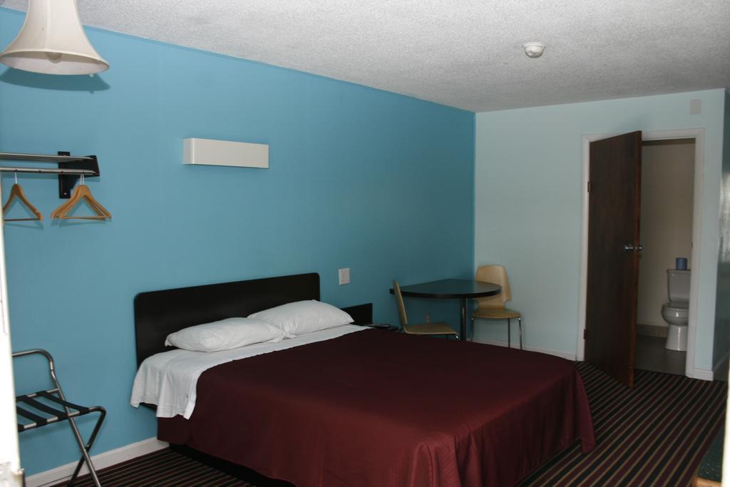 Relax Inn Front Royal Bilik gambar